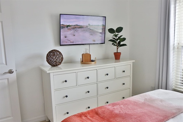 Plenty of drawers to place your belongings during your stay