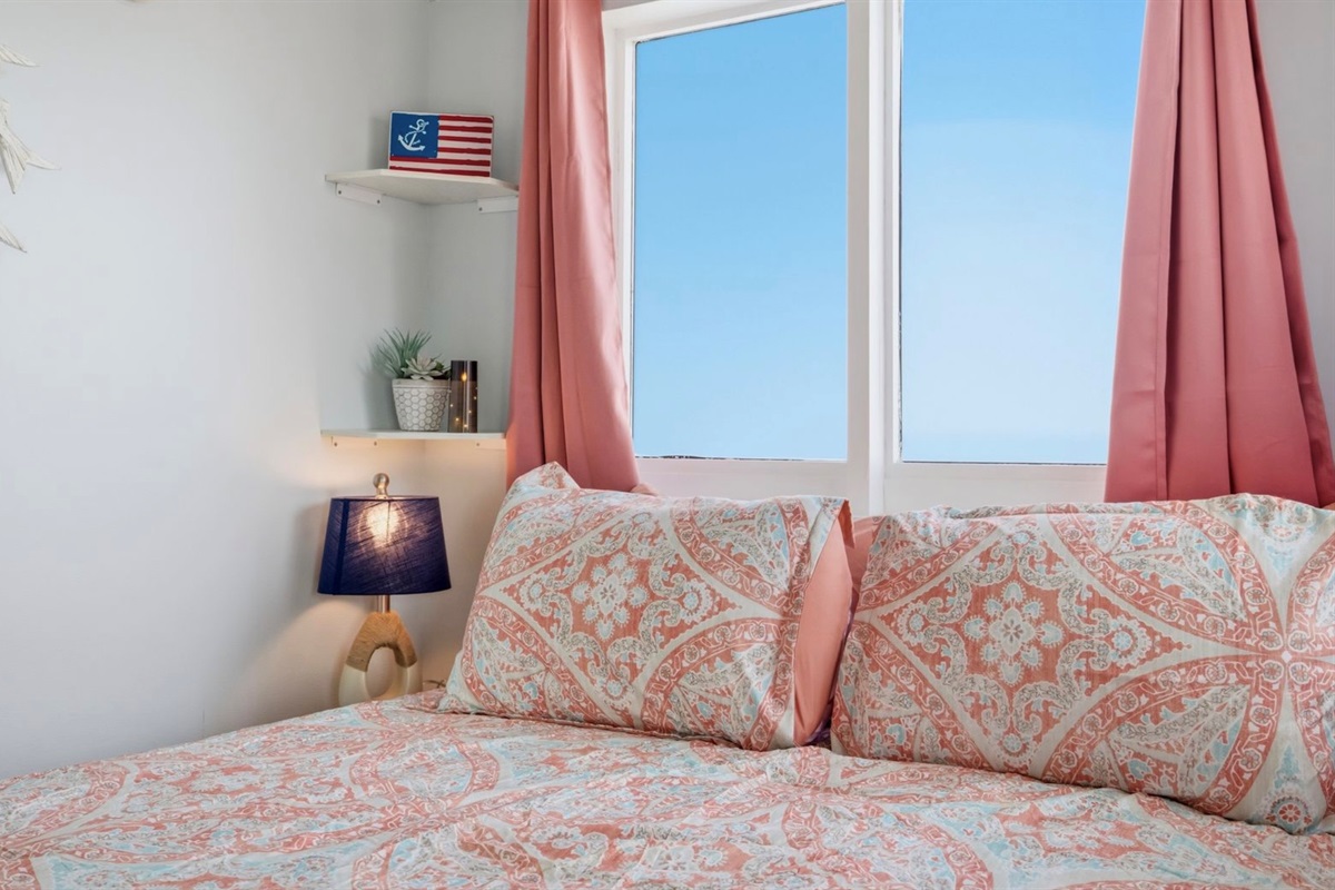 Designed with couples in mind, Sunrise Suite blends oceanfront views, soft lighting, and a calm romantic feel without the cheesy beach theme. It's simple, elevated, and intentionally styled for connection, rest, and quiet luxury. ⭐