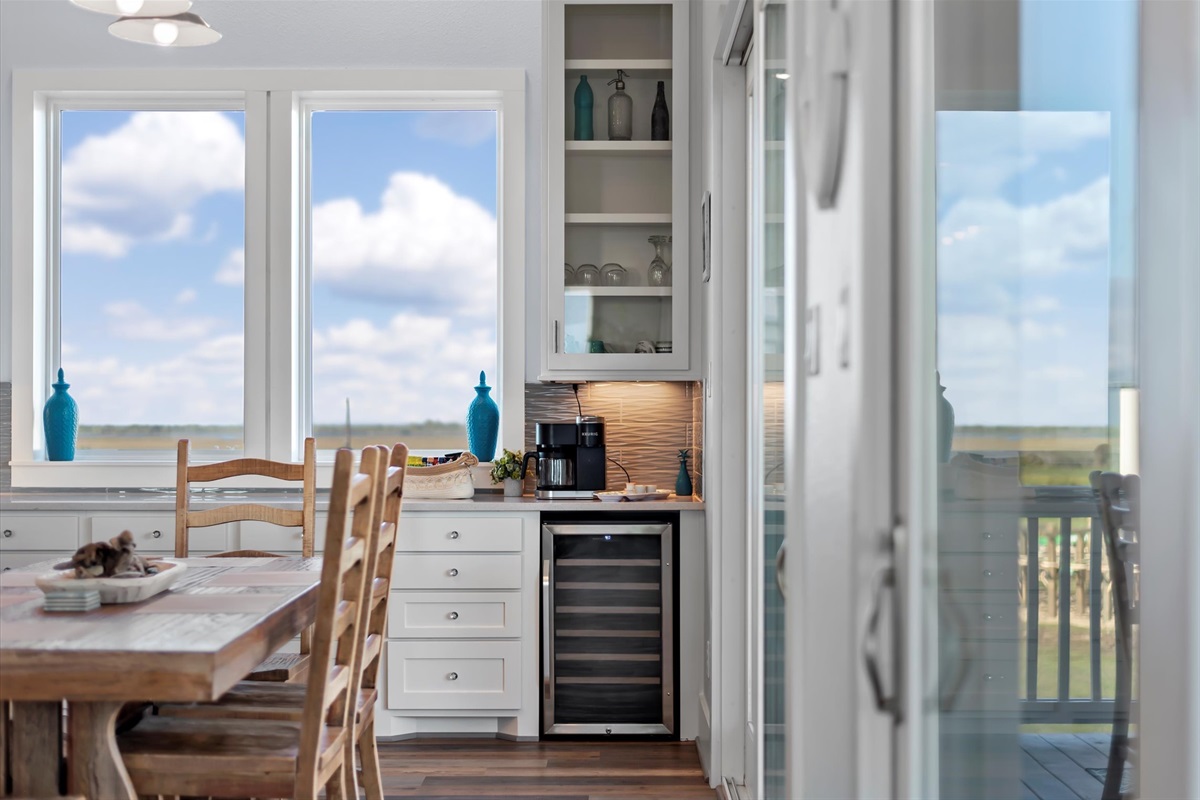 614b0772b3754d0db17c1e9b39078be6 Large | Beachhouse | Texas | TX | Vacation Homes | Galveston | Crystal Beach | Kokomo | Breezy Days | Beachfront Elegance | Sunrise Serenity | Southern Sands Property Management, LLC