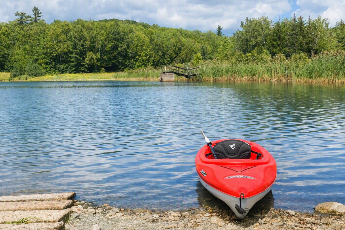 Take a complimentary kayak down to Knapp Pond