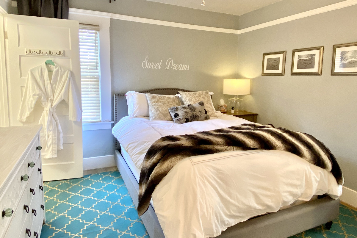 Master Bedroom with walkin closet