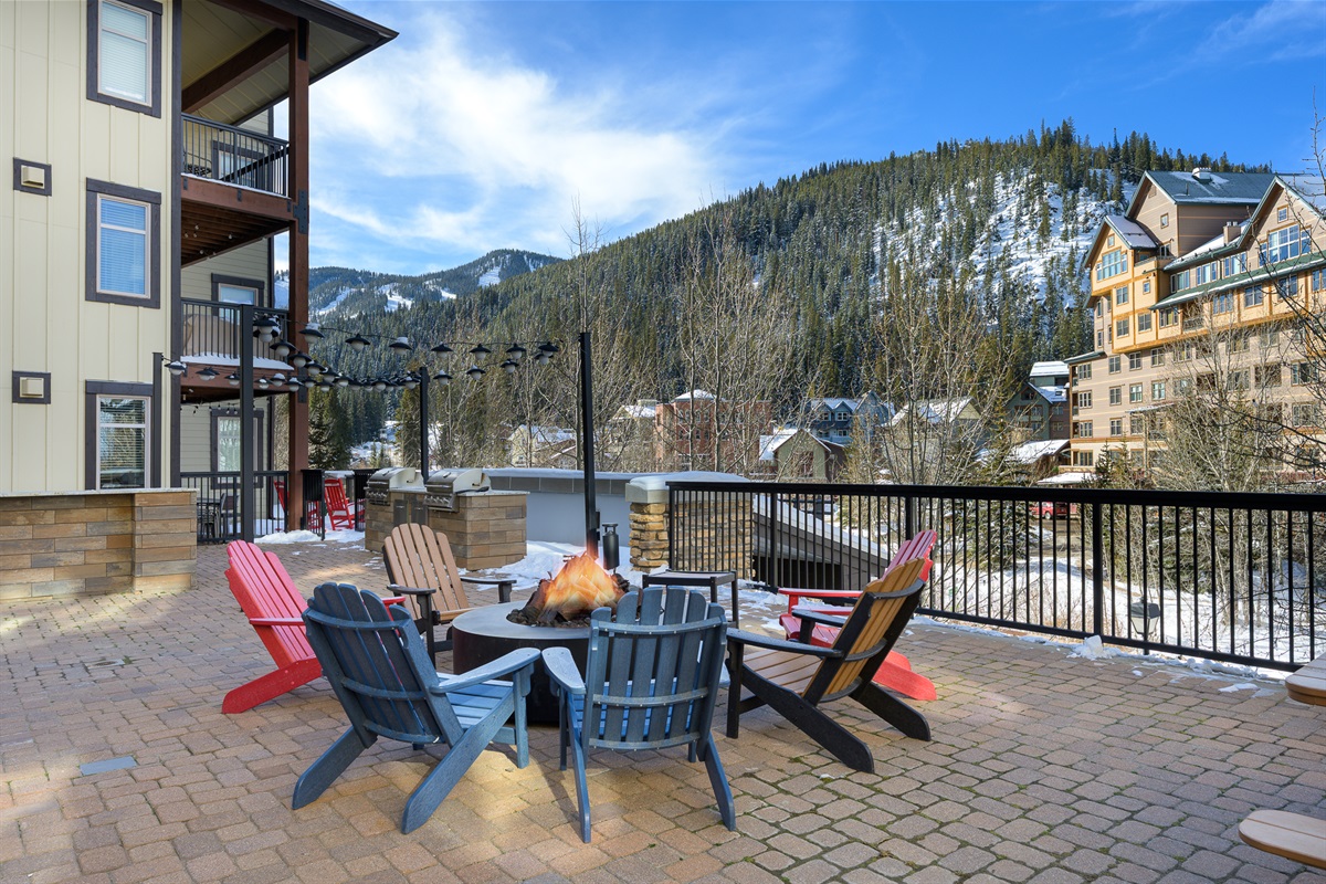 Lots of chairs for hanging out around the firepit!