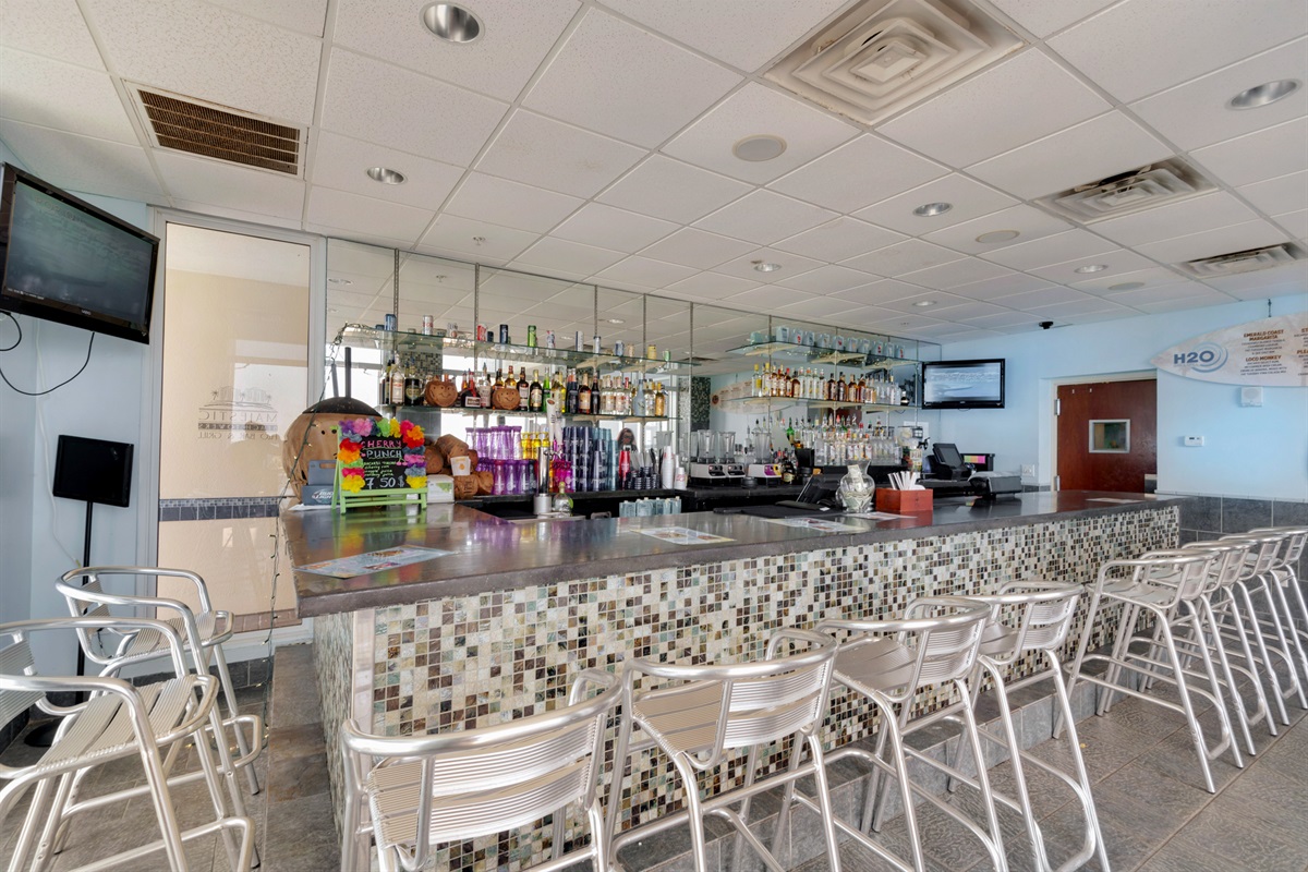 H2O Bar and Grill