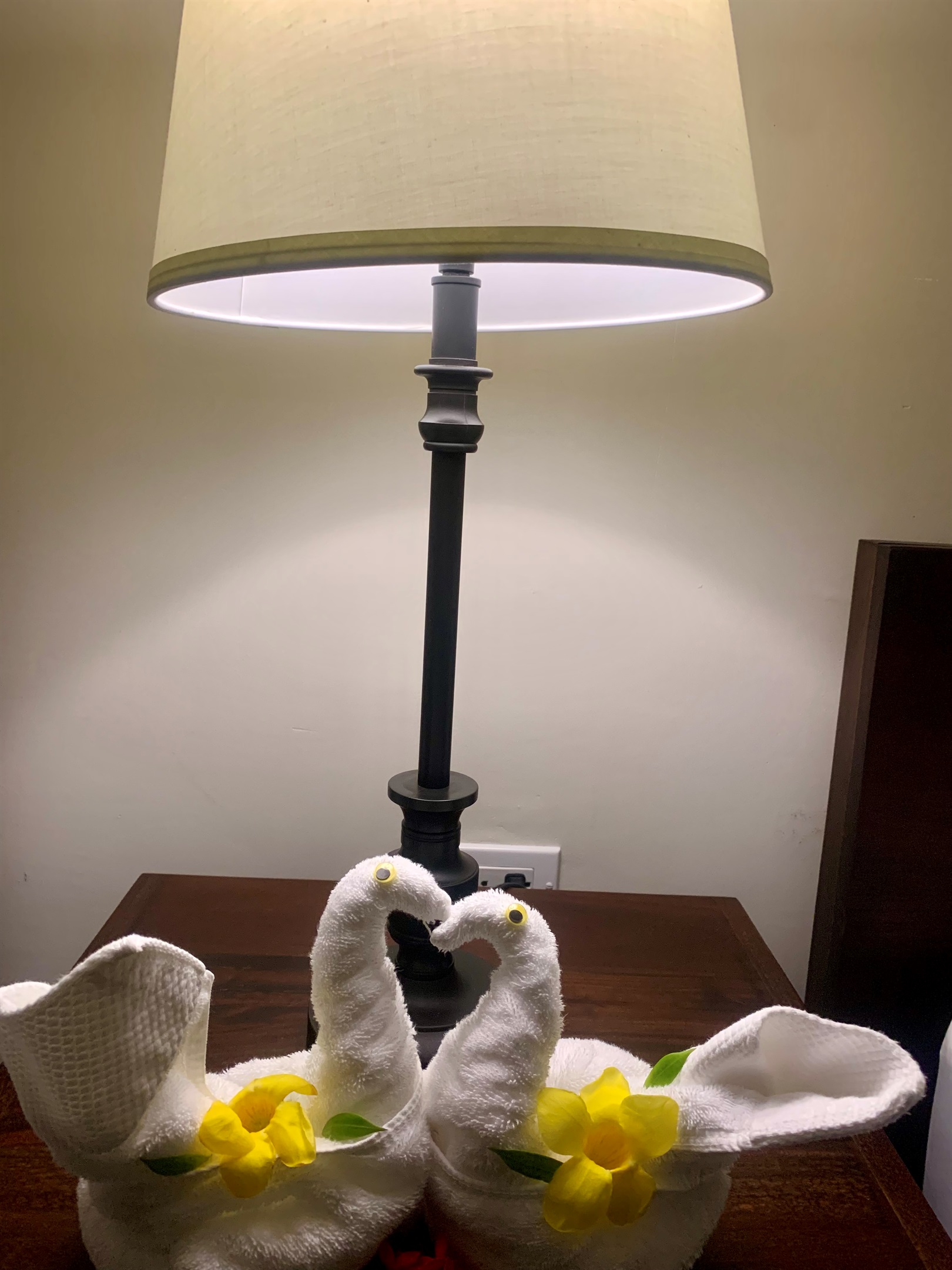 2nd BEDROOM (2-twin beds)