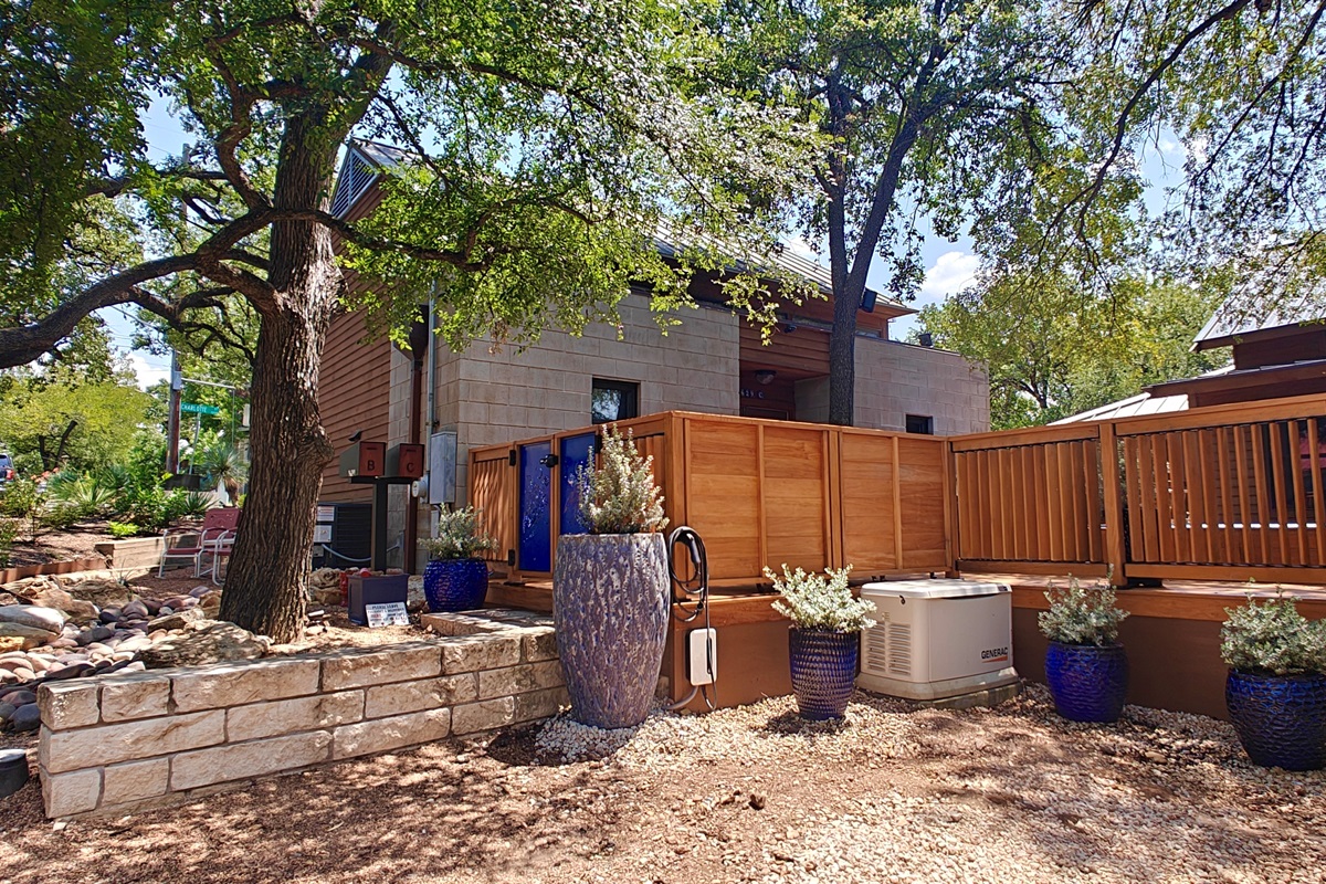 Gorgeous guest house on the front of the lot