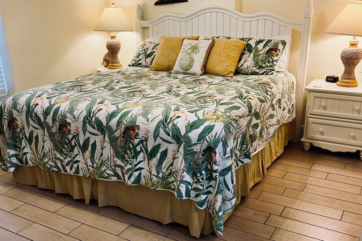 Second master king bed