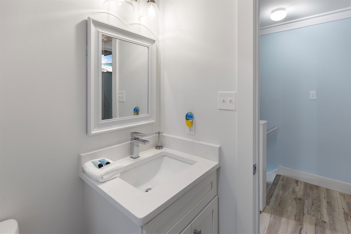 2nd Bathroom (Full)