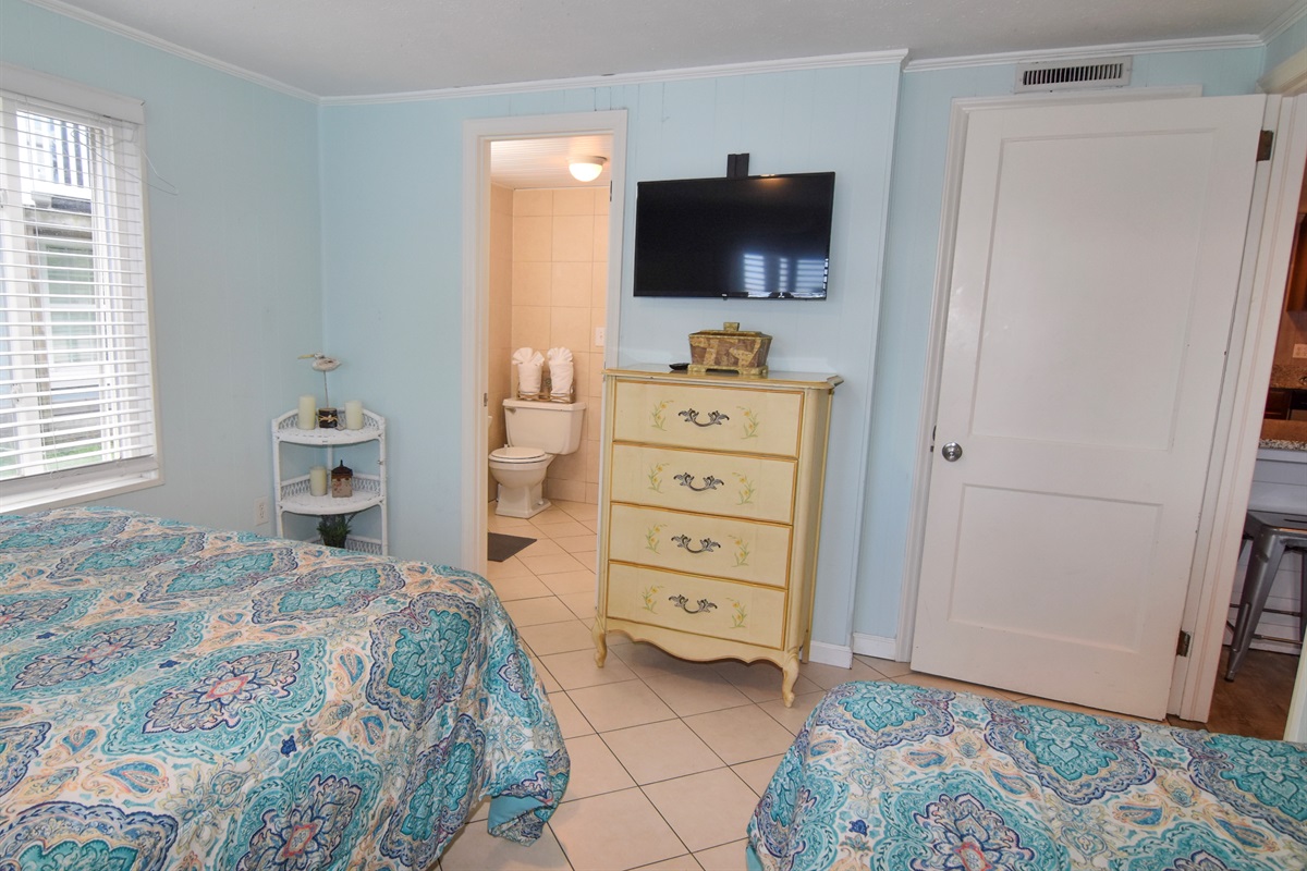 1 Queen & 1 Twin in 7th Bedroom