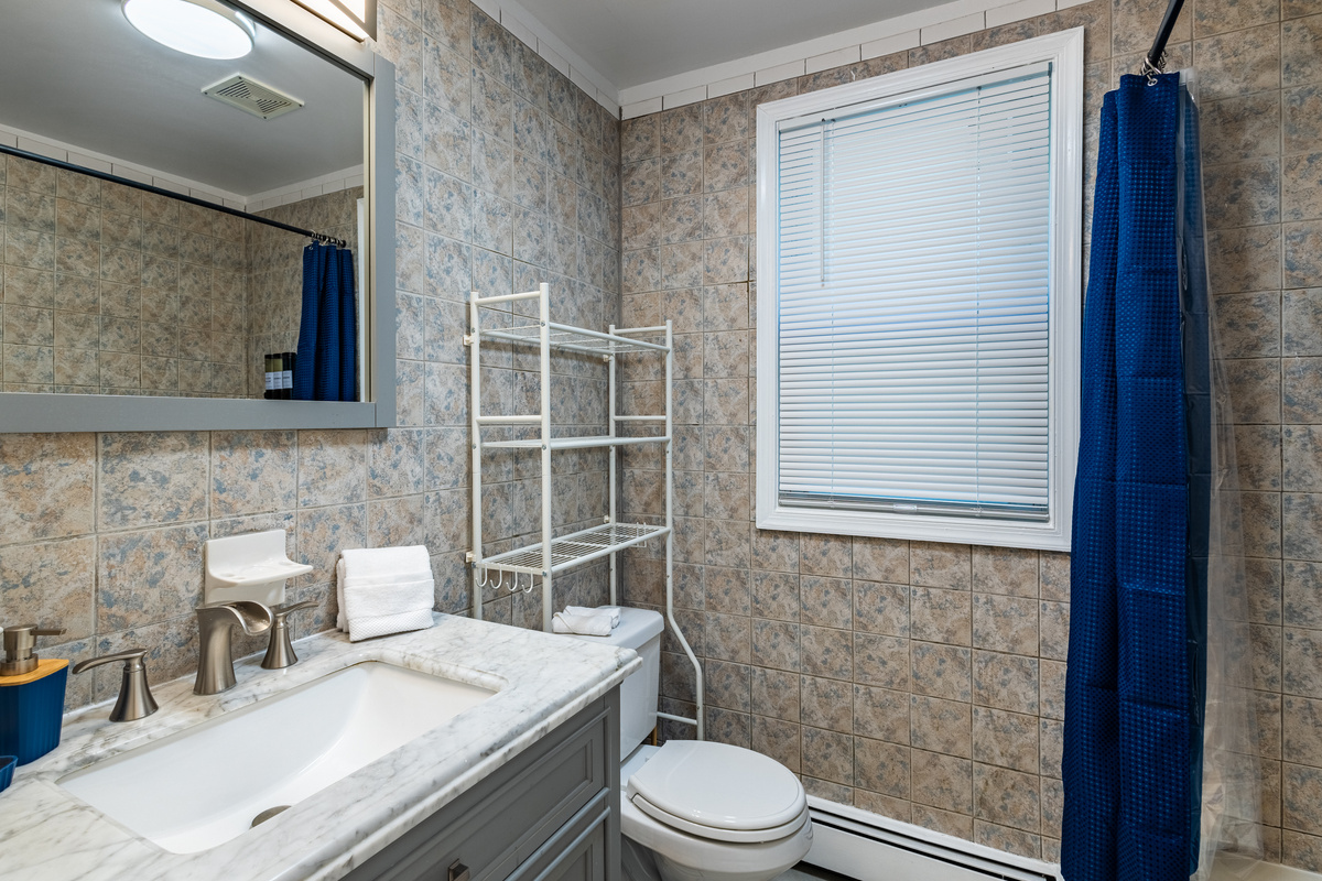 Full Bathroom