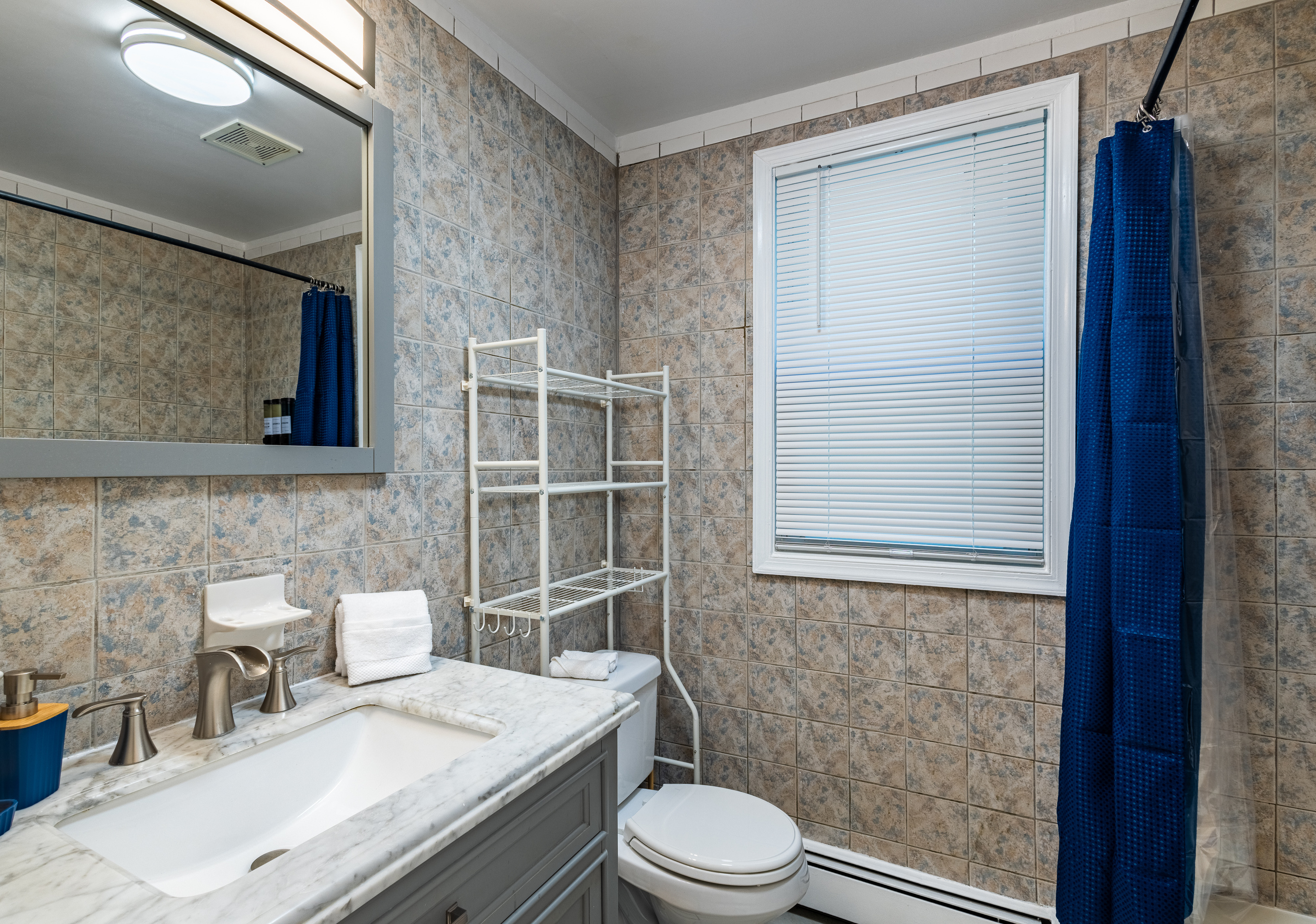 Full Bathroom