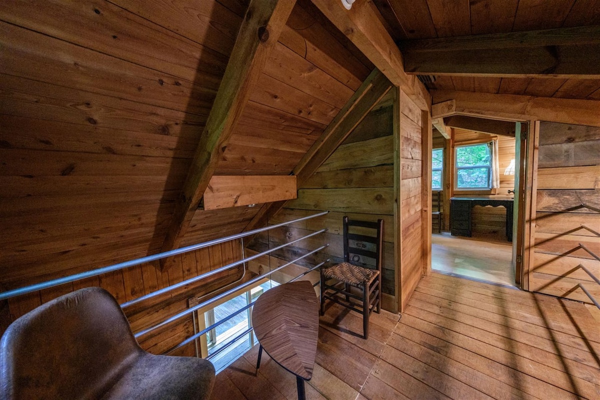 walk way to bedroom
