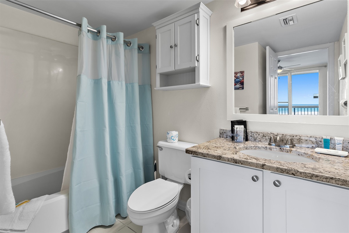 En suite bathroom with tub
