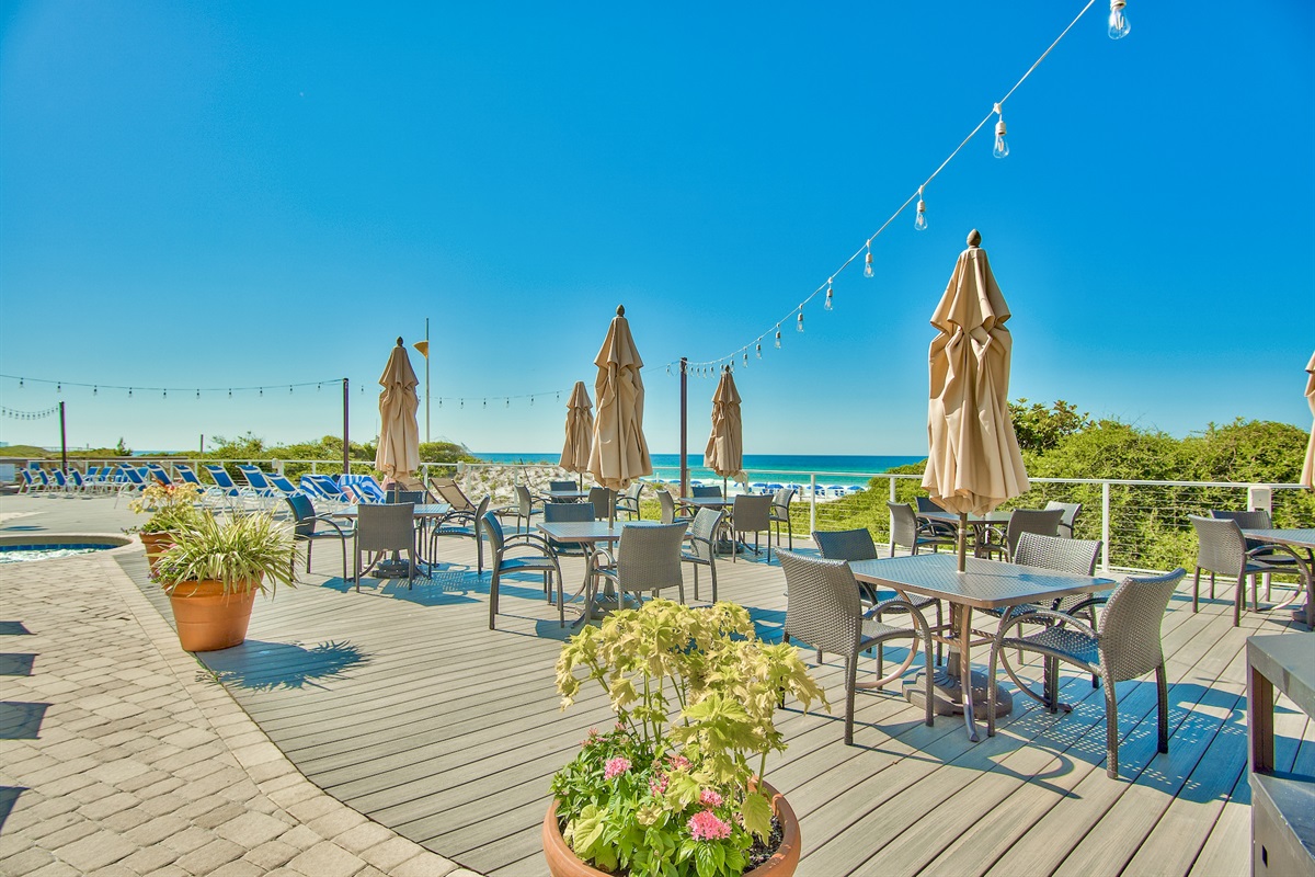 Outdoor dining at the Blue Dunes Grille and Beachside Tikki Bar overlooking the Gulf of Mexico!