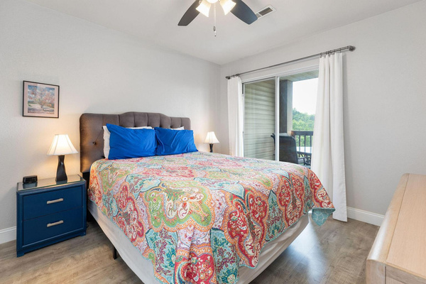 Master Ensuite Bedroom with Queen bed