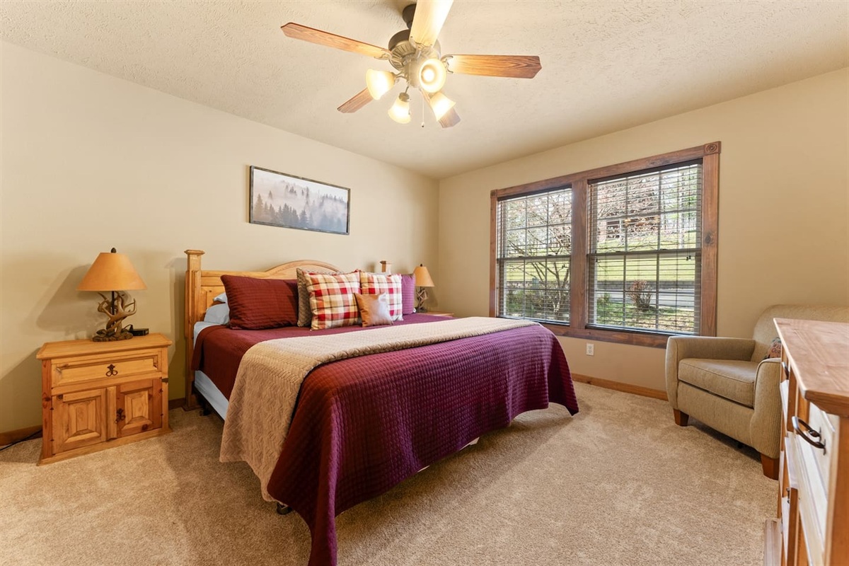 Four couples traveling together? Everyone gets the good room! Each of our four bedrooms features a king bed and its own ensuite bathroom.