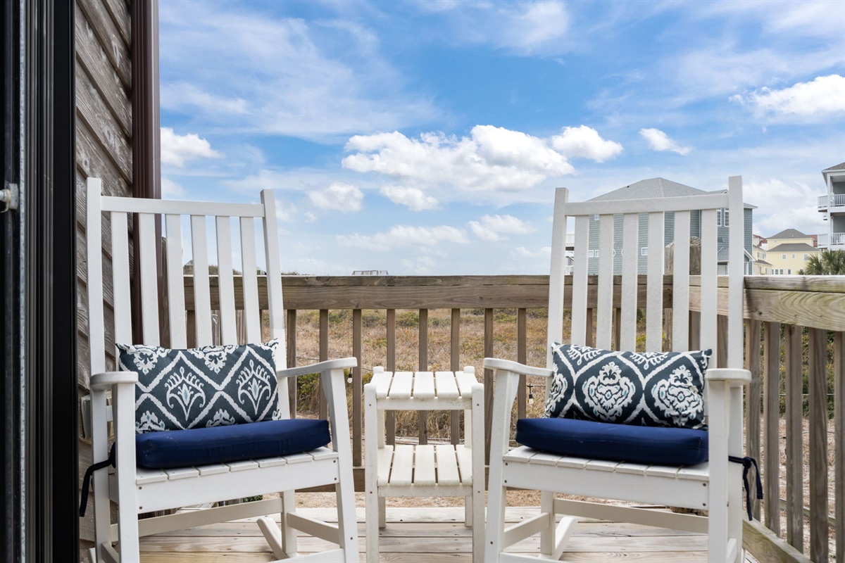 Front-row seats to salty air, blue skies, and laid-back beach vibes