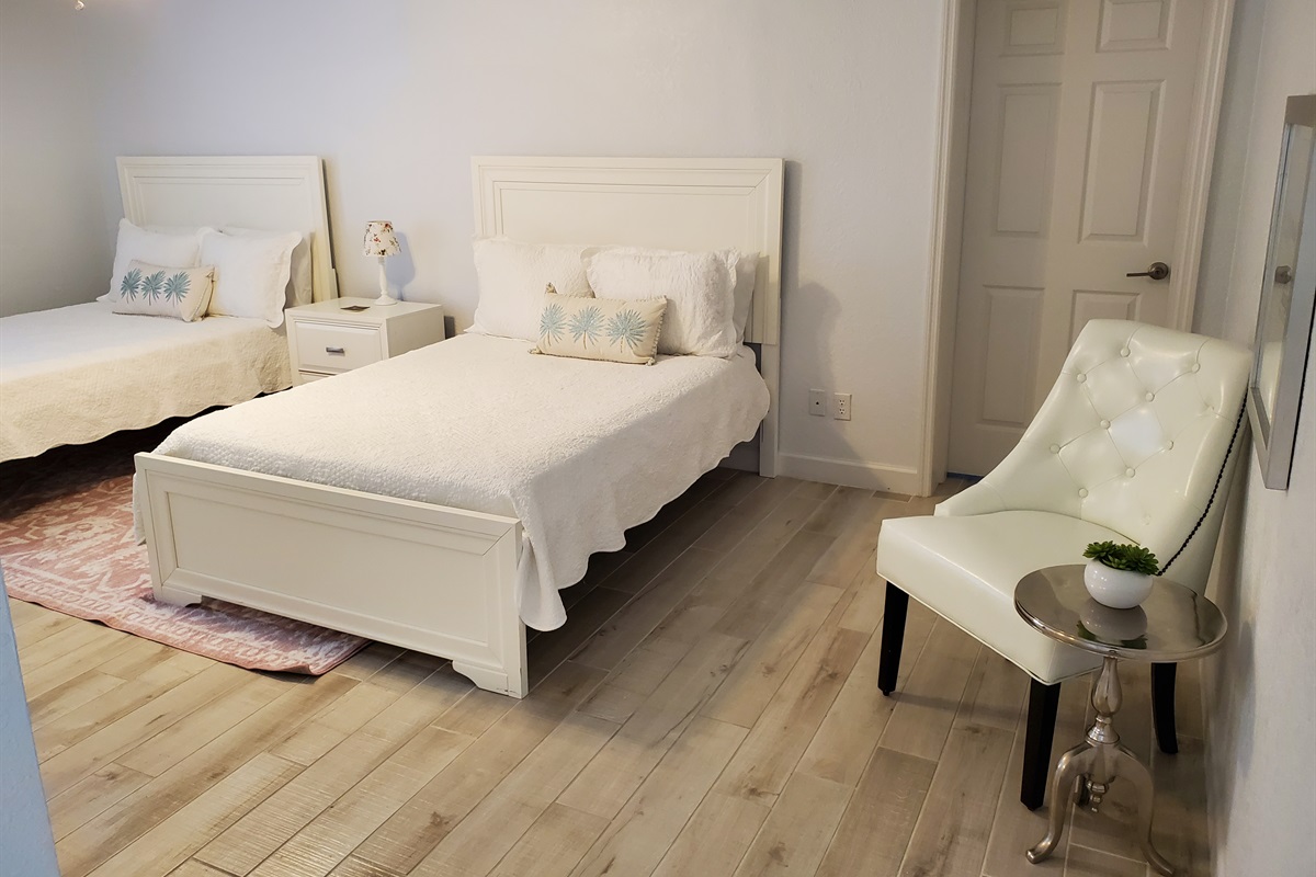 2nd 1st floor Double bedroom with full private bath