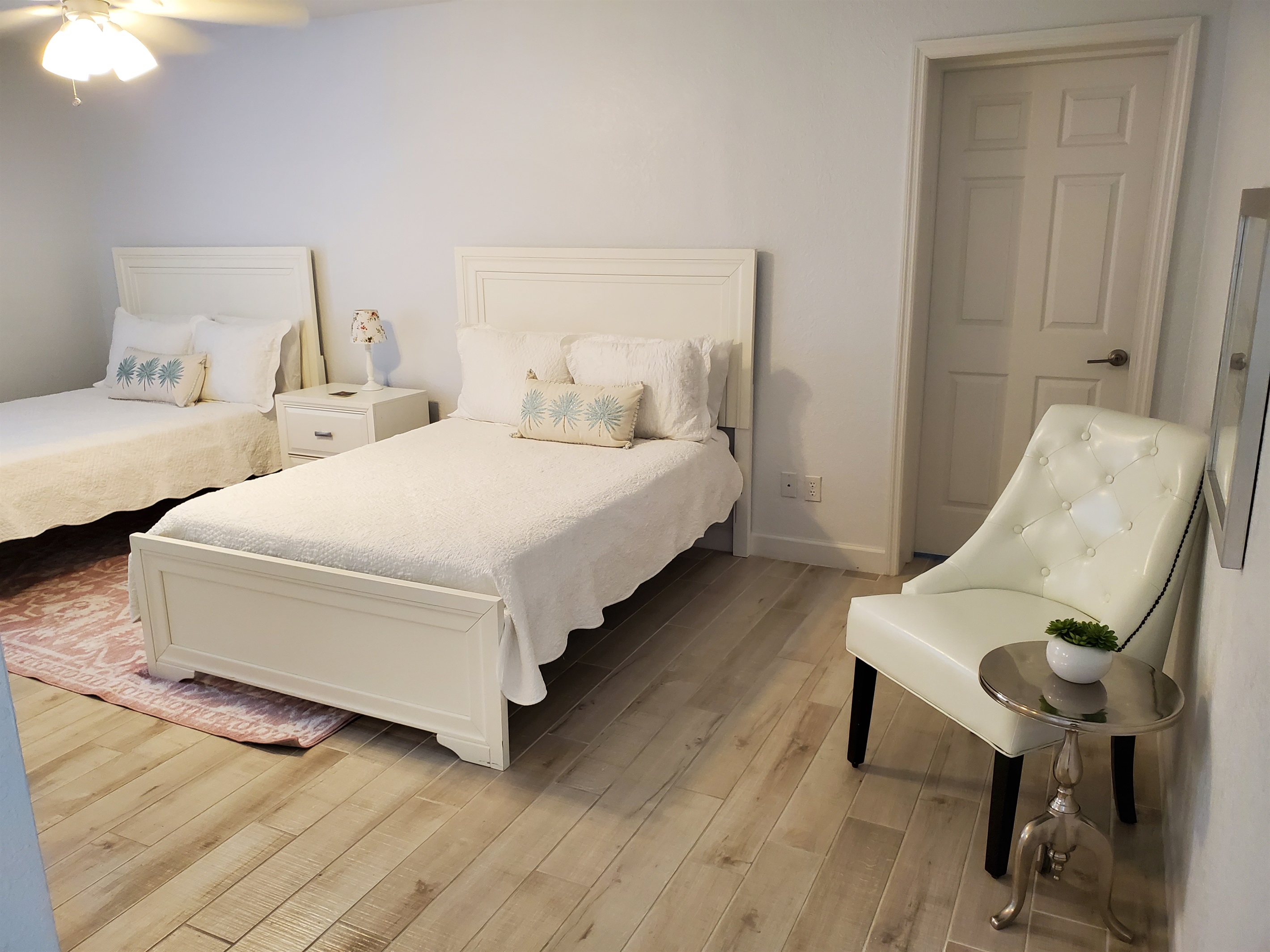 2nd 1st floor Double bedroom with full private bath