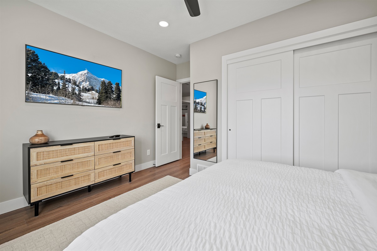 Ensuite bath and a spacious closet for added convenience and storage.