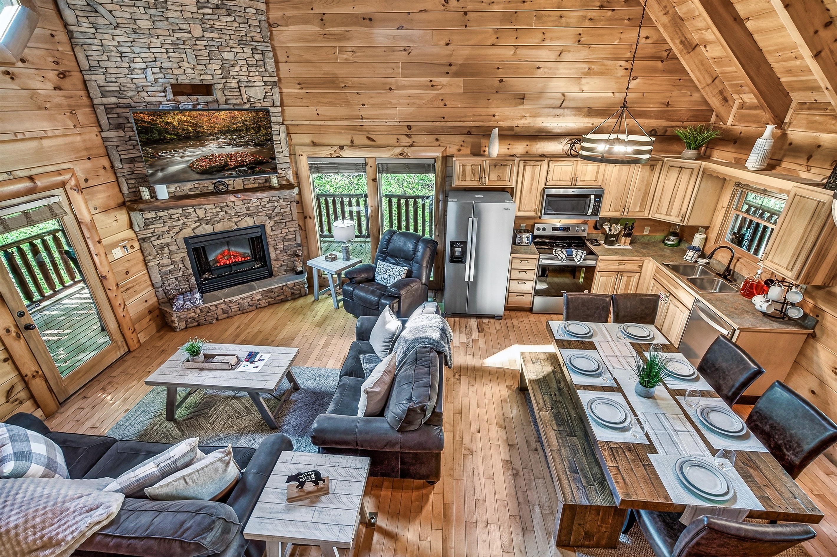 Cozy up to the electronic fireplace with the whole family and enjoy a game or a movie in the relaxing living room!