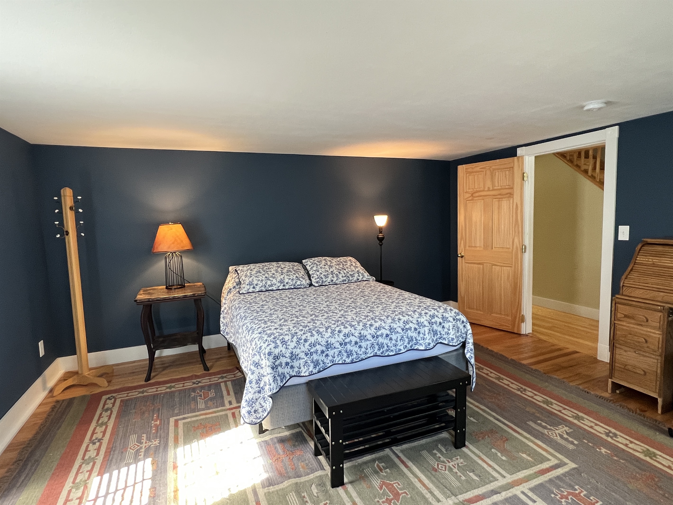 1st Floor queen bedroom.