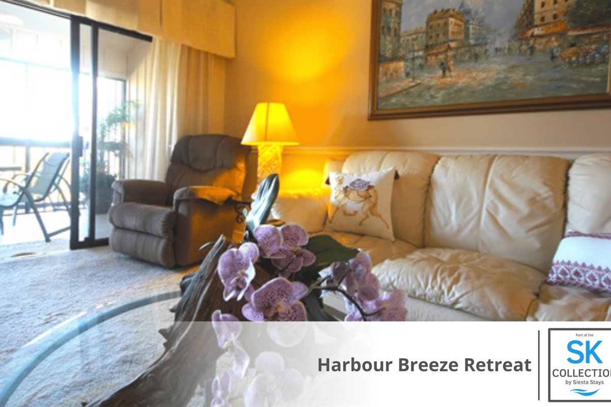 Living Room w/Screened Lanai