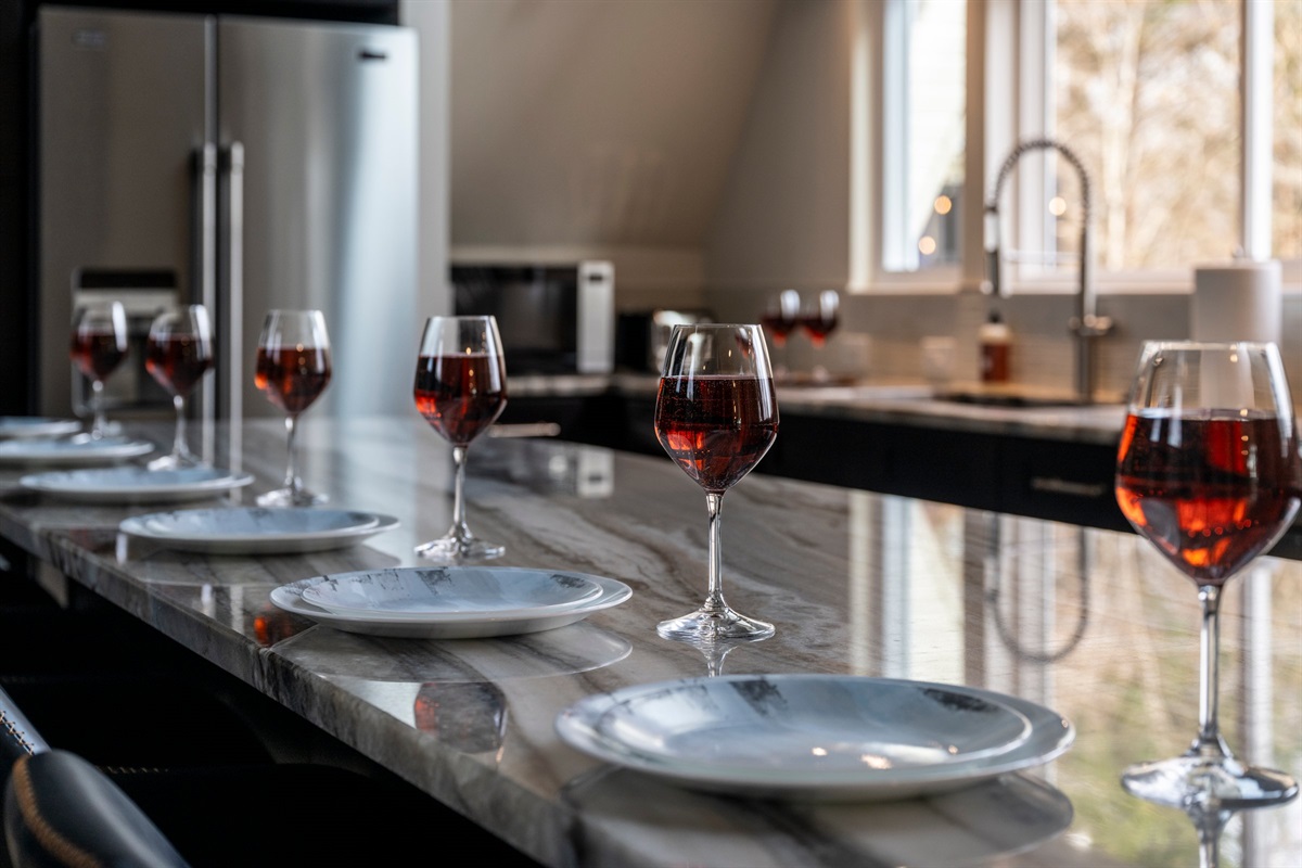 Designed for shared meals, games, and conversation, the large island brings everyone together in style.