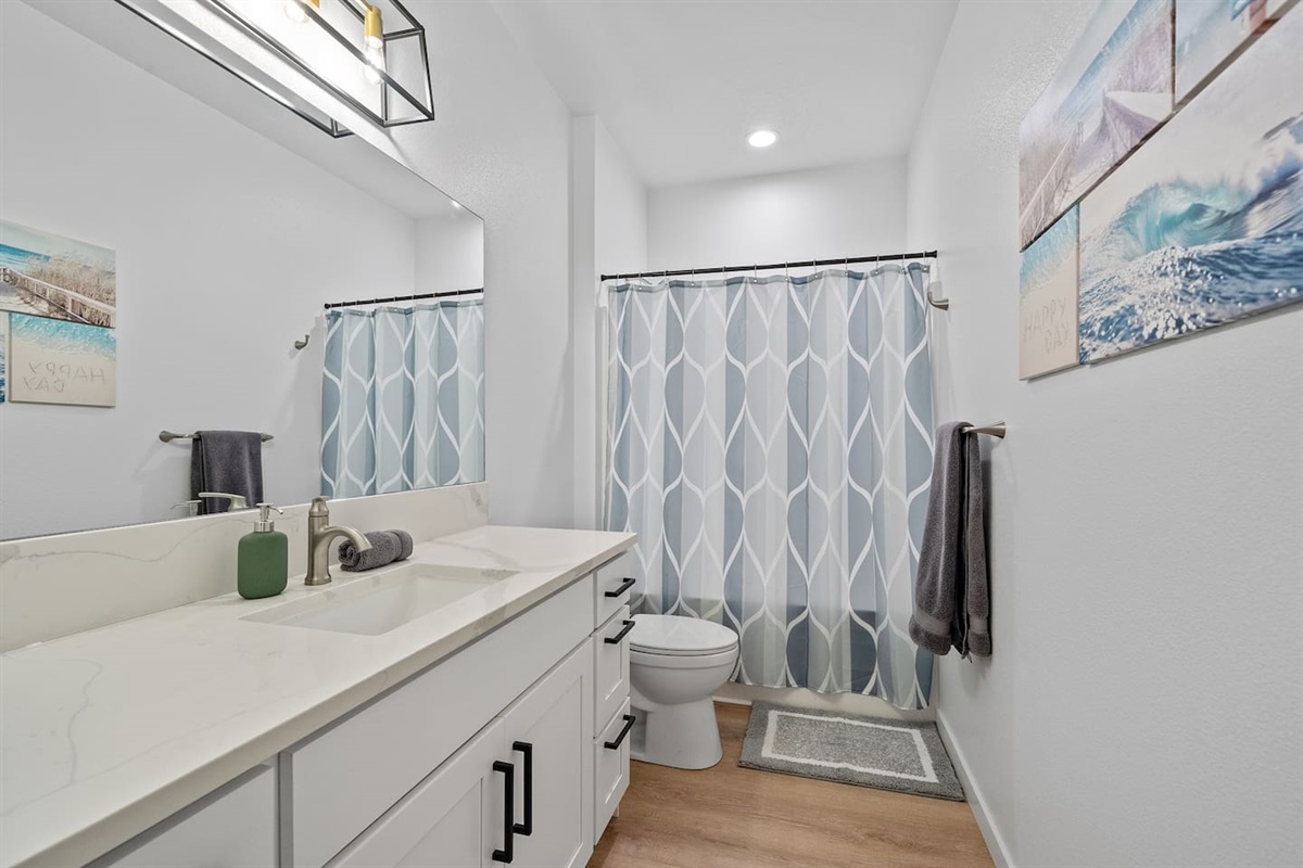 Bathroom in the hallway 