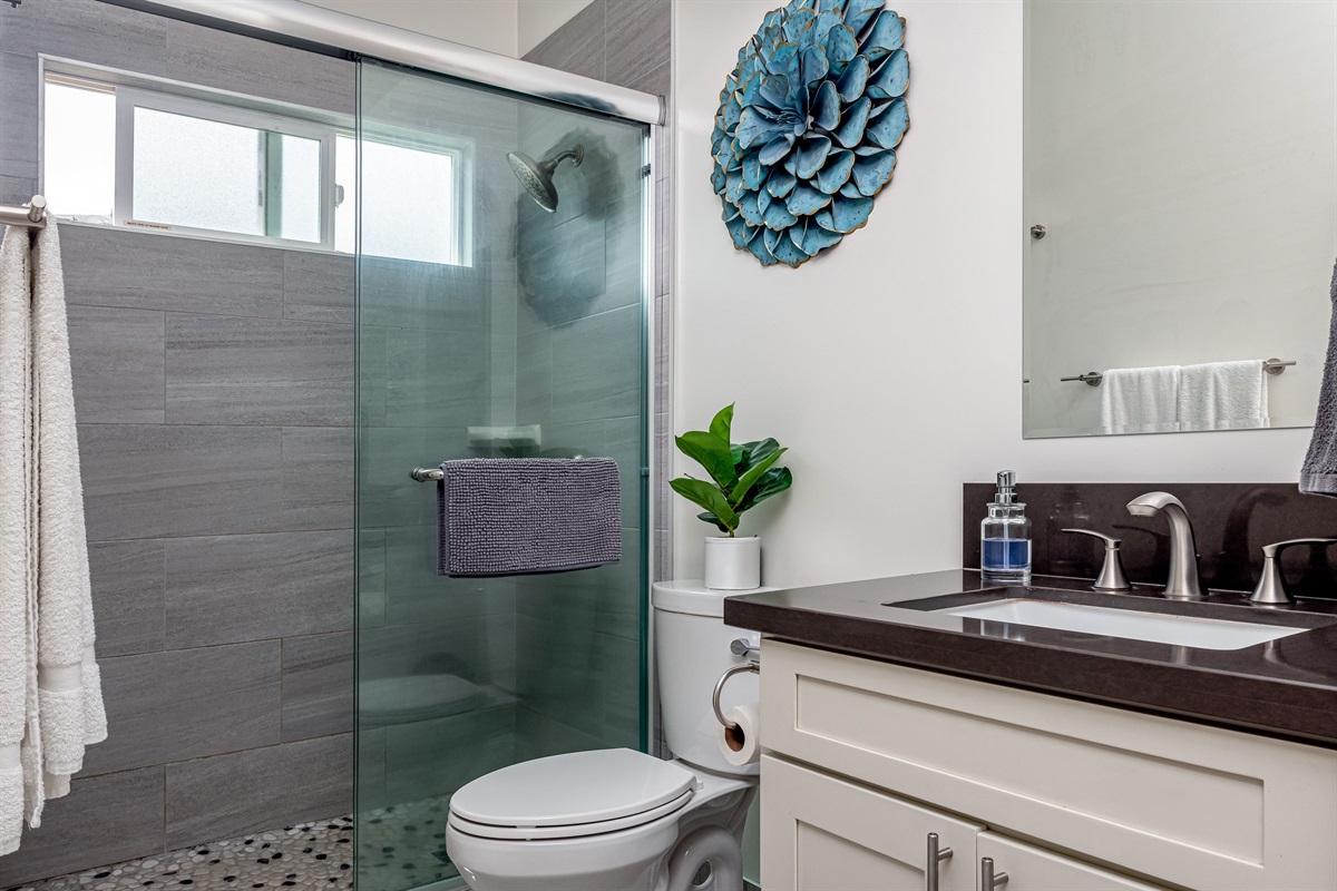 Full bathroom 3 of 3