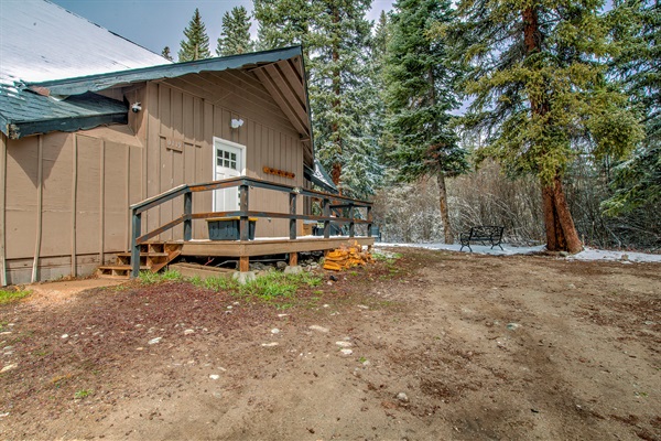 Step onto your private deck, which makes unloading easy —surrounded by tall pines and fresh mountain air. There's a place for your skis and easy entry with all your bags!