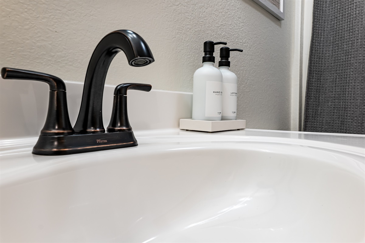 Bath towels, hand towels, wash clothes, make-up wash clothes and a hair dryer are all included!
