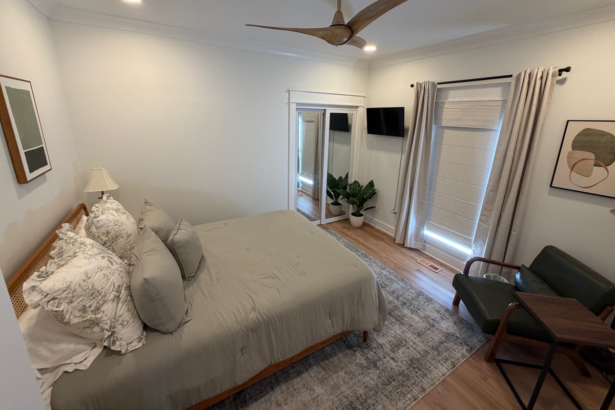 Queen bedroom