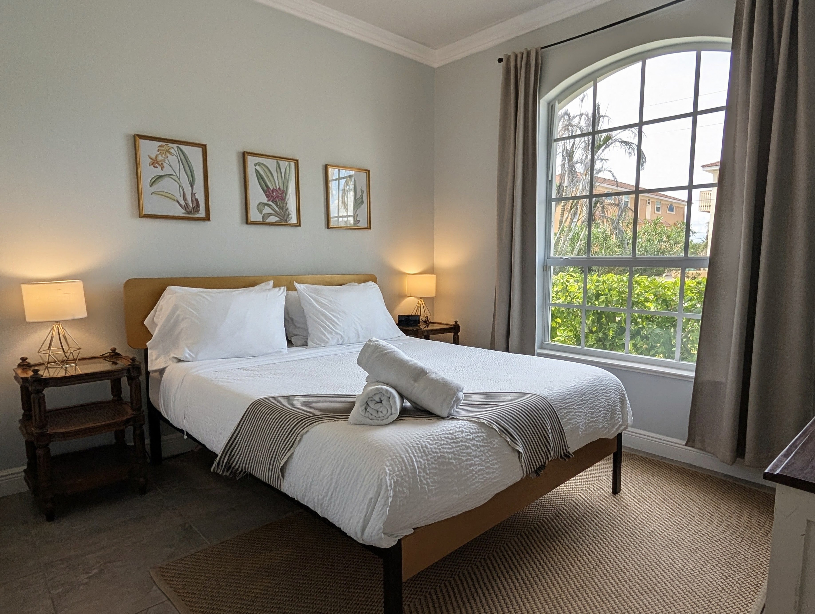 Bedroom 3 (Queen Bed)