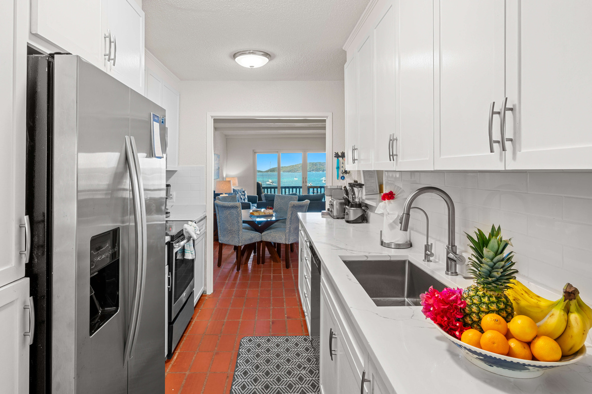 A bright and functional kitchen that's ideal for everything from quick breakfasts to family dinners.