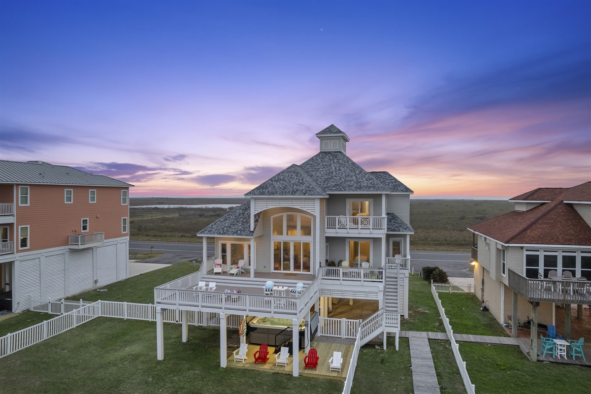 621295e2345f4c23aea56be1f0600214 Large | Beachhouse | Texas | TX | Vacation Homes | Galveston | Crystal Beach | Kokomo | Breezy Days | Beachfront Elegance | Sunrise Serenity | Southern Sands Property Management, LLC