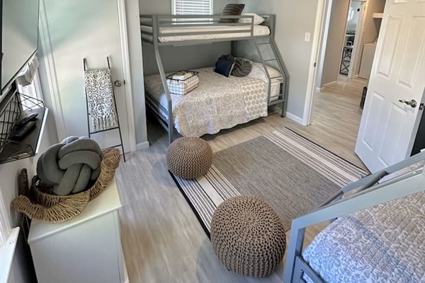 Back bedroom 