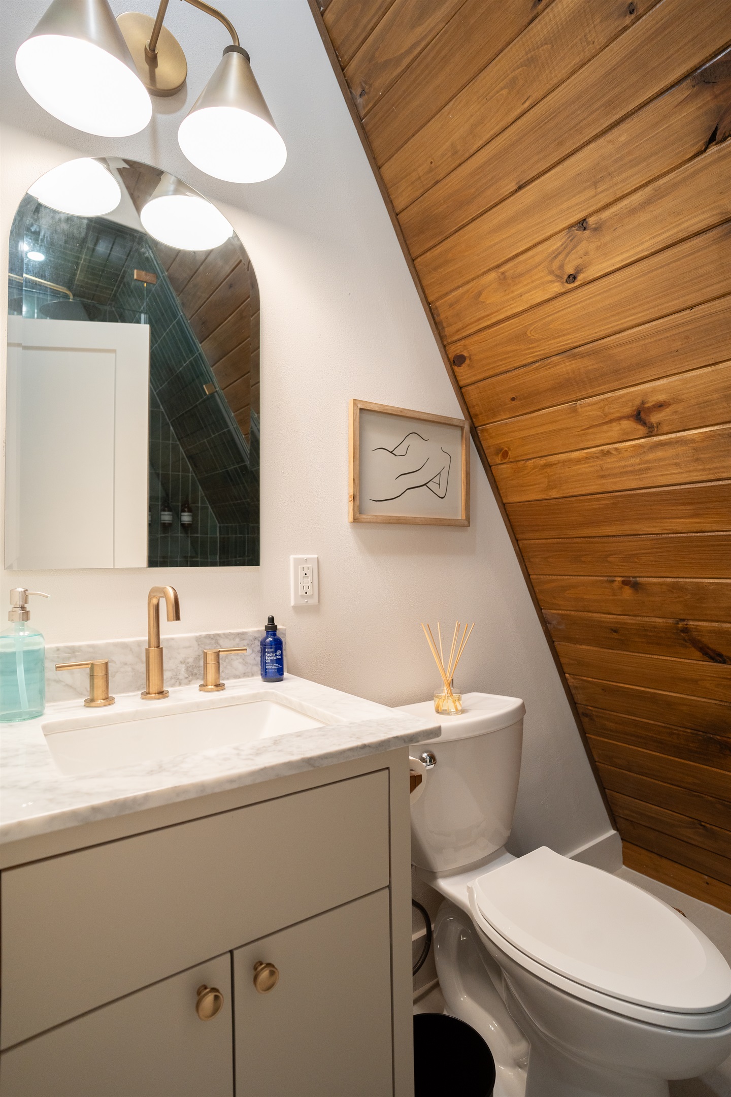 Comeback Upstairs Master Bathroom