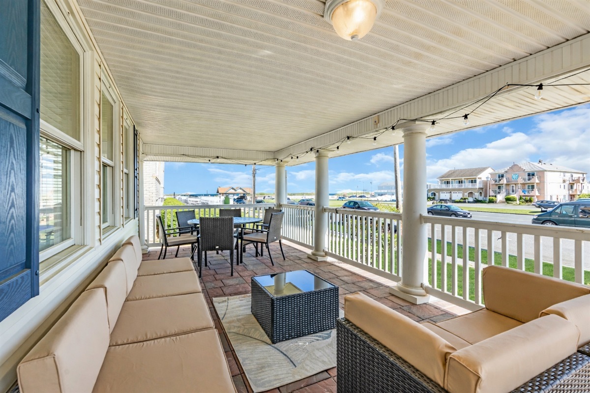 Welcome to the Bradley Breeze! This spacious 3 bedroom, 2 bath house located just steps away from the boardwalk and ocean still has some availability this spring and summer! 