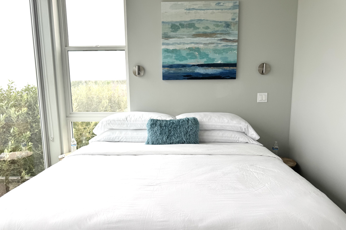 Ocean & Cape Lookout Views from NW Master bedroom with full bath, 4K smart