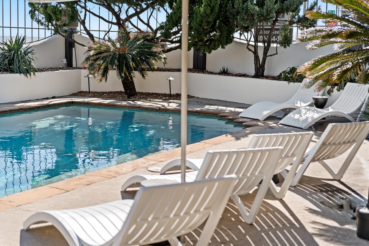 6242978ba5734baf82516869101bc674 Large | Beachhouse | Texas | TX | Vacation Homes | Galveston | Crystal Beach | Kokomo | Breezy Days | Beachfront Elegance | Sunrise Serenity | Southern Sands Property Management, LLC