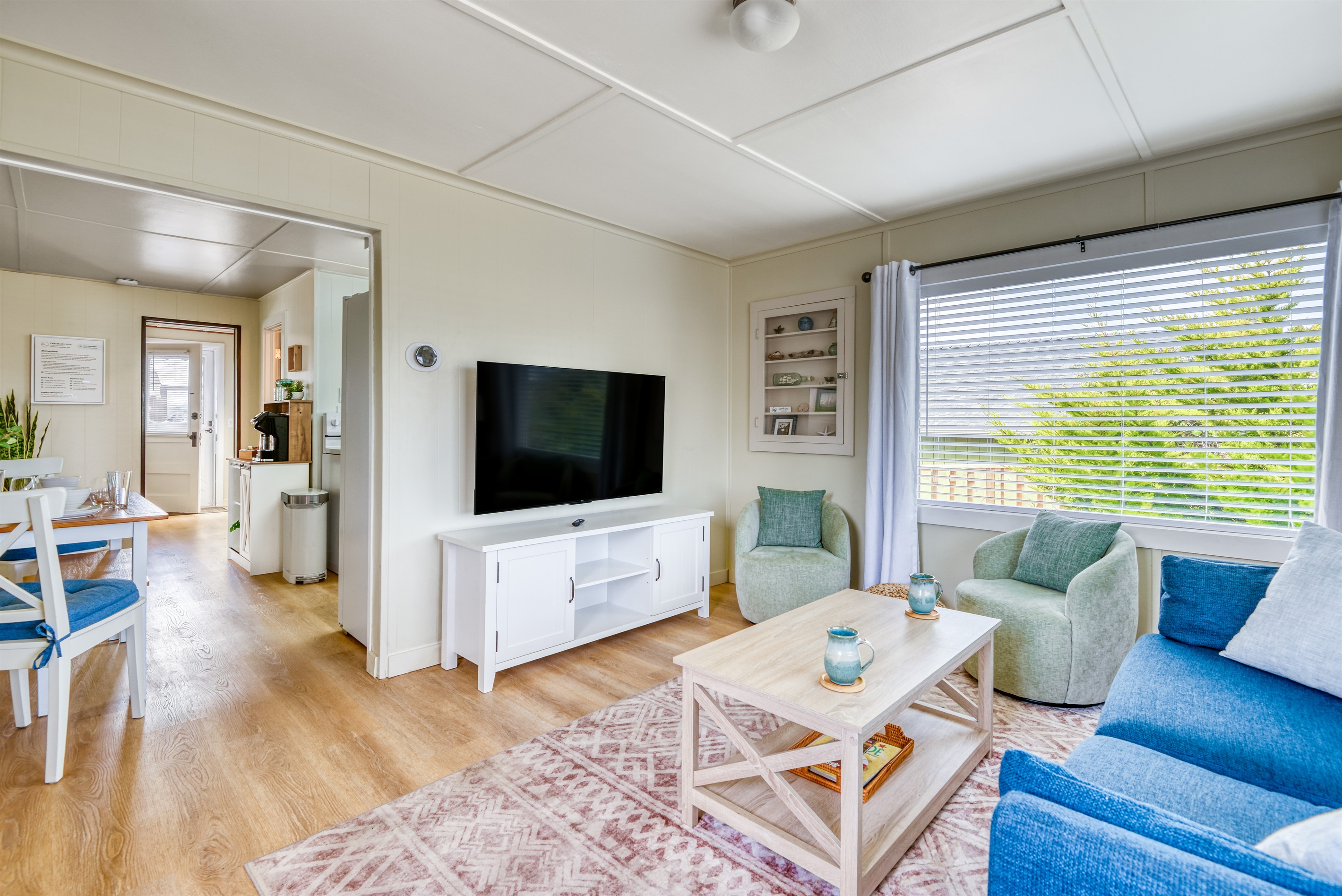 Living/Dining Area