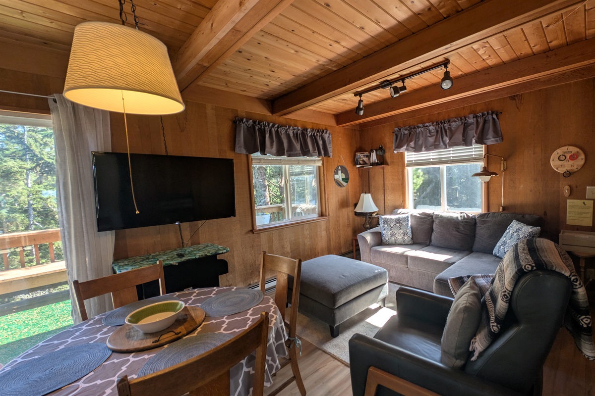 family room with Table & TV