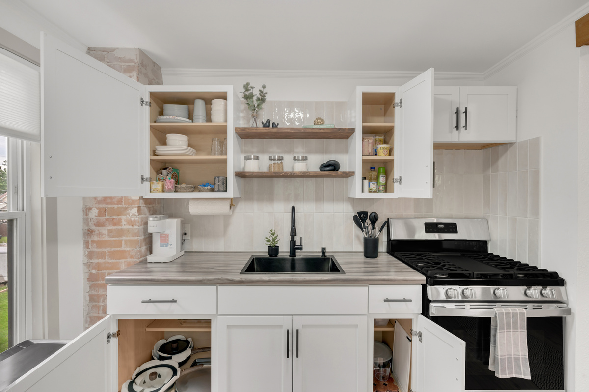 Fully stocked kitchen with all essentials. Cookware, dishes, coffee, and backing. 