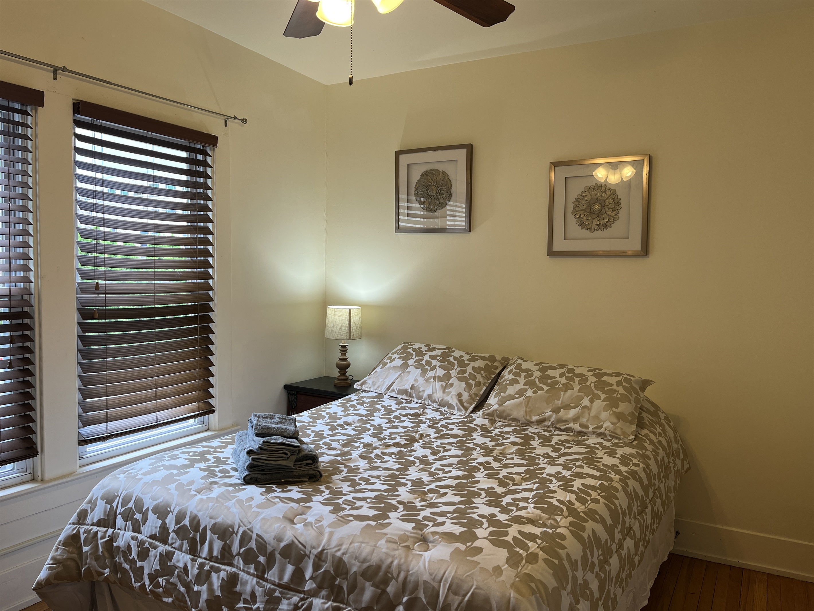 Queen bedroom 2