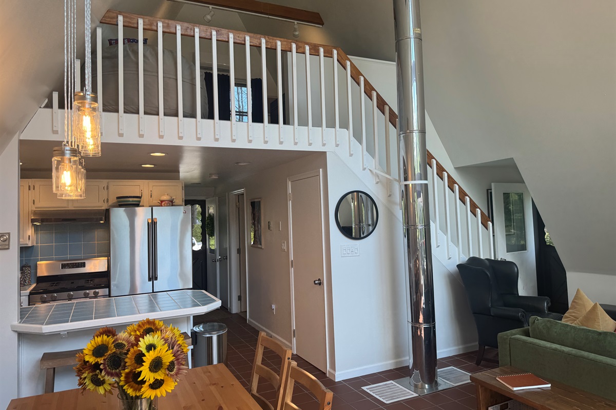 Living/kitchen and office loft