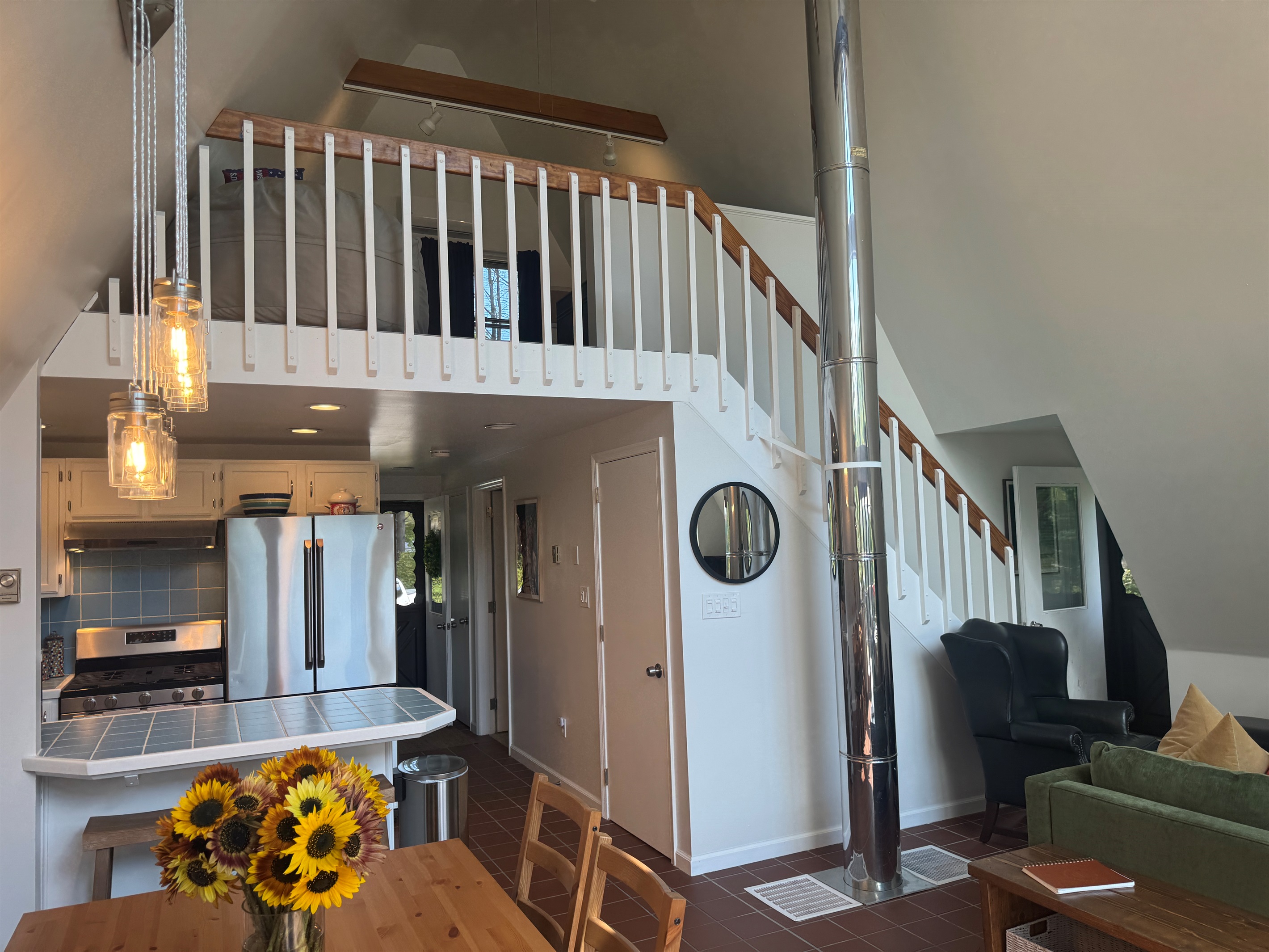 Living/kitchen and office loft