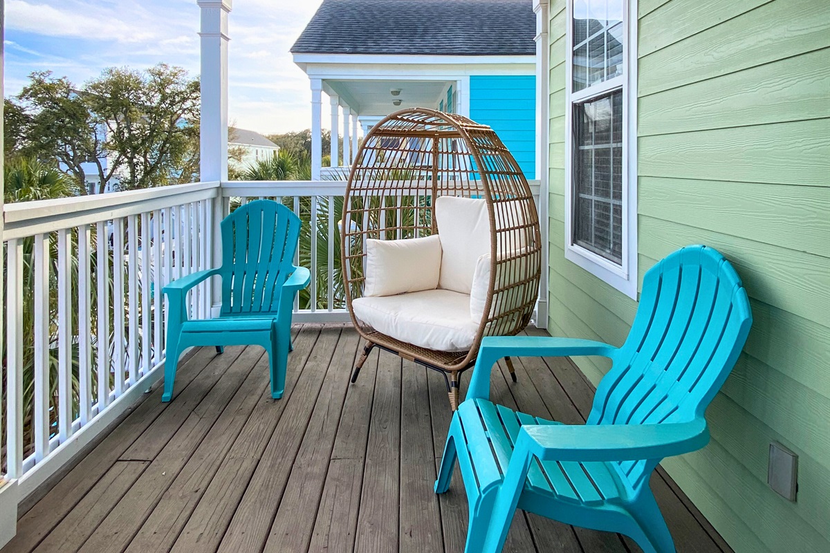[#Deck] Relax on our inviting deck space, featuring a cozy egg chair perfect for lounging. Enjoy peaceful moments and soak in the serene ambiance. Your ideal retreat for comfort and relaxation awaits! 