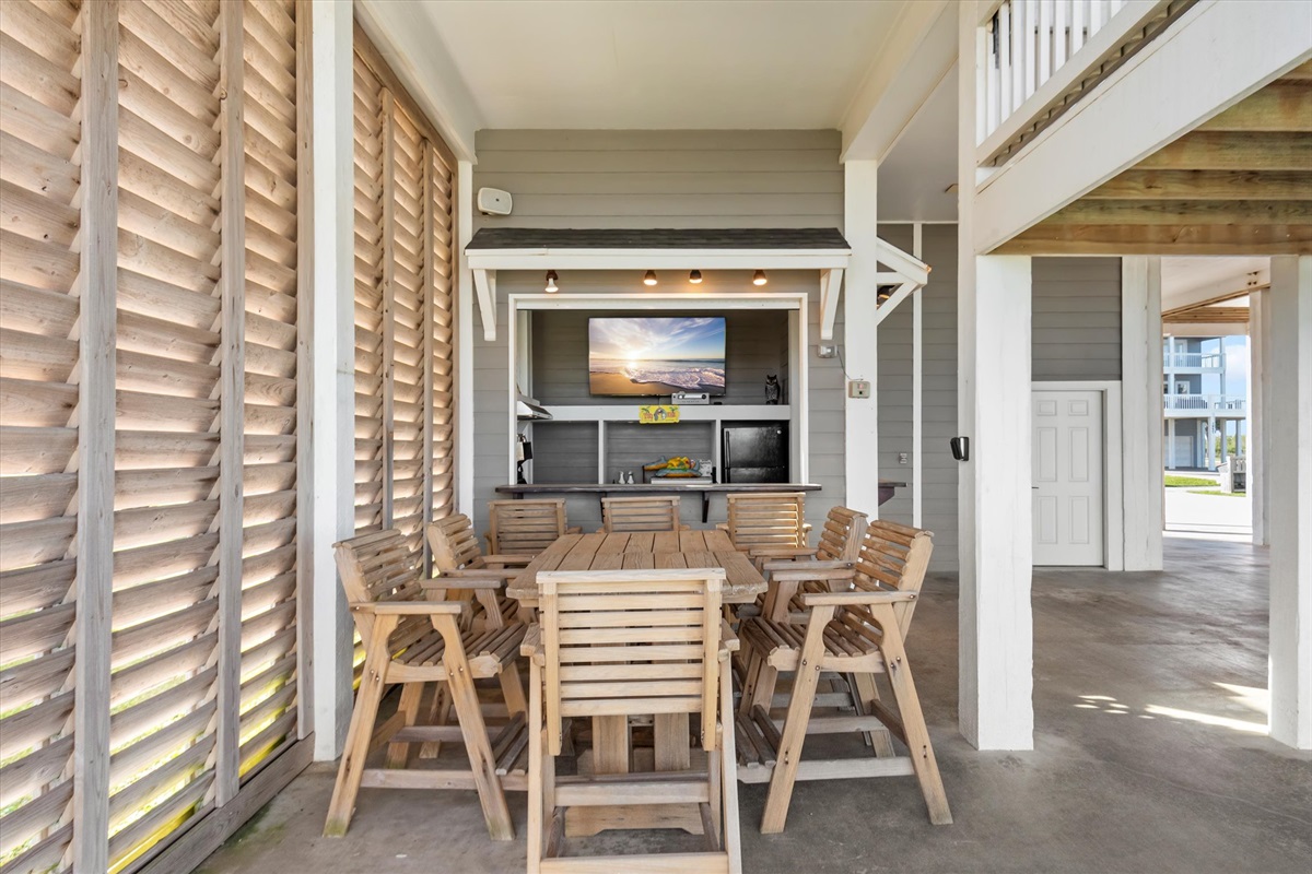 626921e5d0294961a40f136c96f5f70a Large | Beachhouse | Texas | TX | Vacation Homes | Galveston | Crystal Beach | Kokomo | Breezy Days | Beachfront Elegance | Sunrise Serenity | Southern Sands Property Management, LLC
