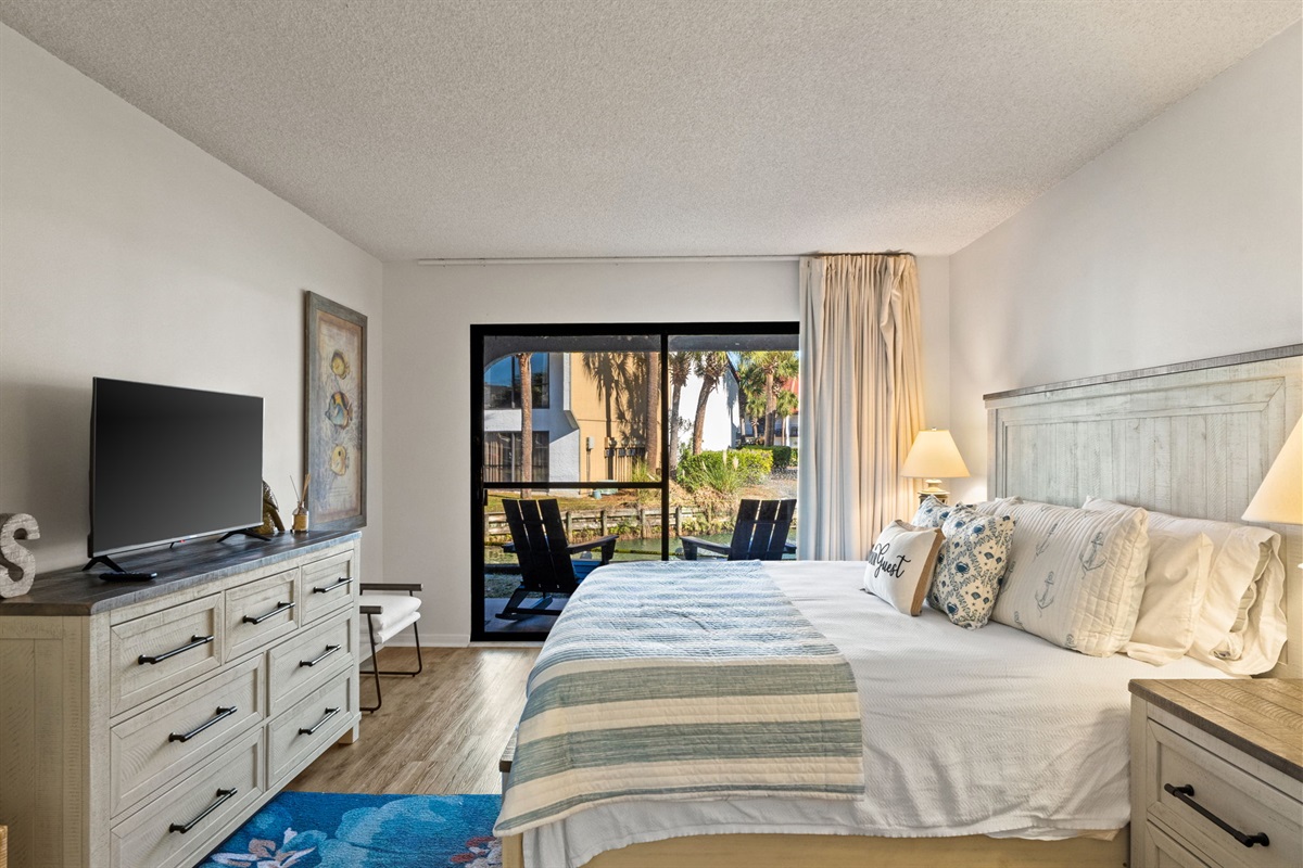 Bedroom with King Bed and Queen Murphy Bed