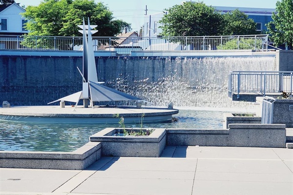 Riverwalk Fountain